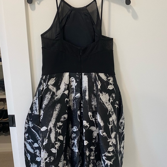 Carmen Marc Valvo Dress - Picture 2 of 4